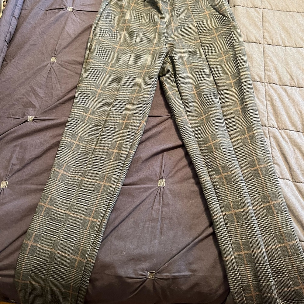 Plaid leggings-like slacks